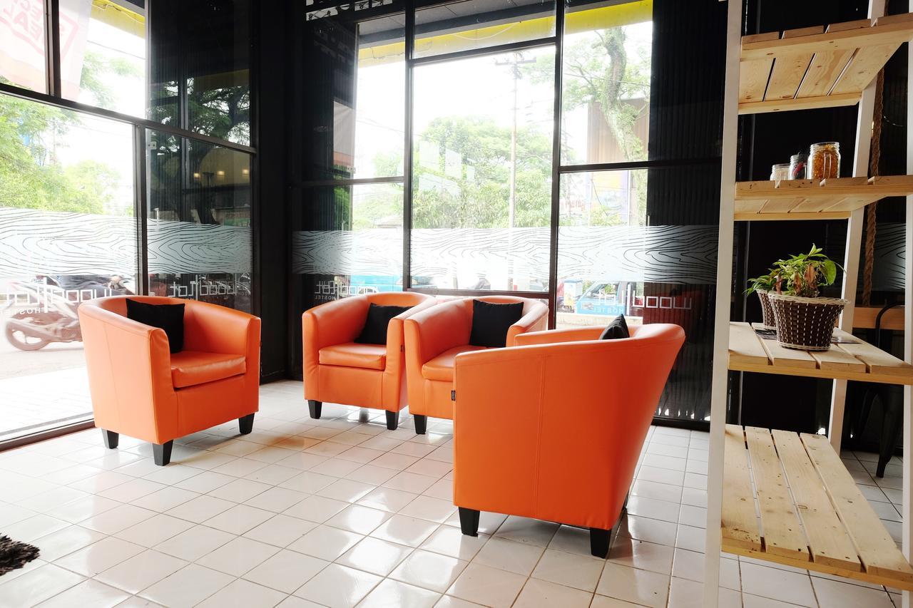 Zen Hostel Alun-Alun Sarinah 玛琅 外观 照片