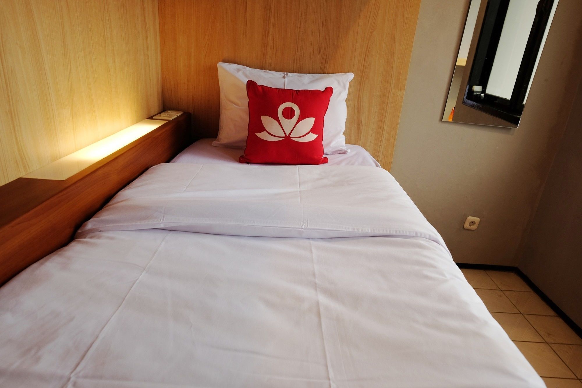 Zen Hostel Alun-Alun Sarinah 玛琅 外观 照片